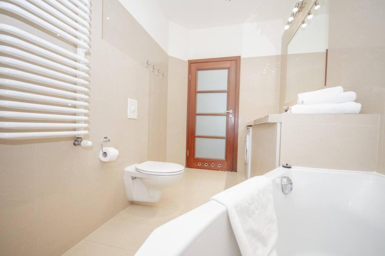 Inpoint 2-bedrooms With Private Garden And Free Parking Appartamento *