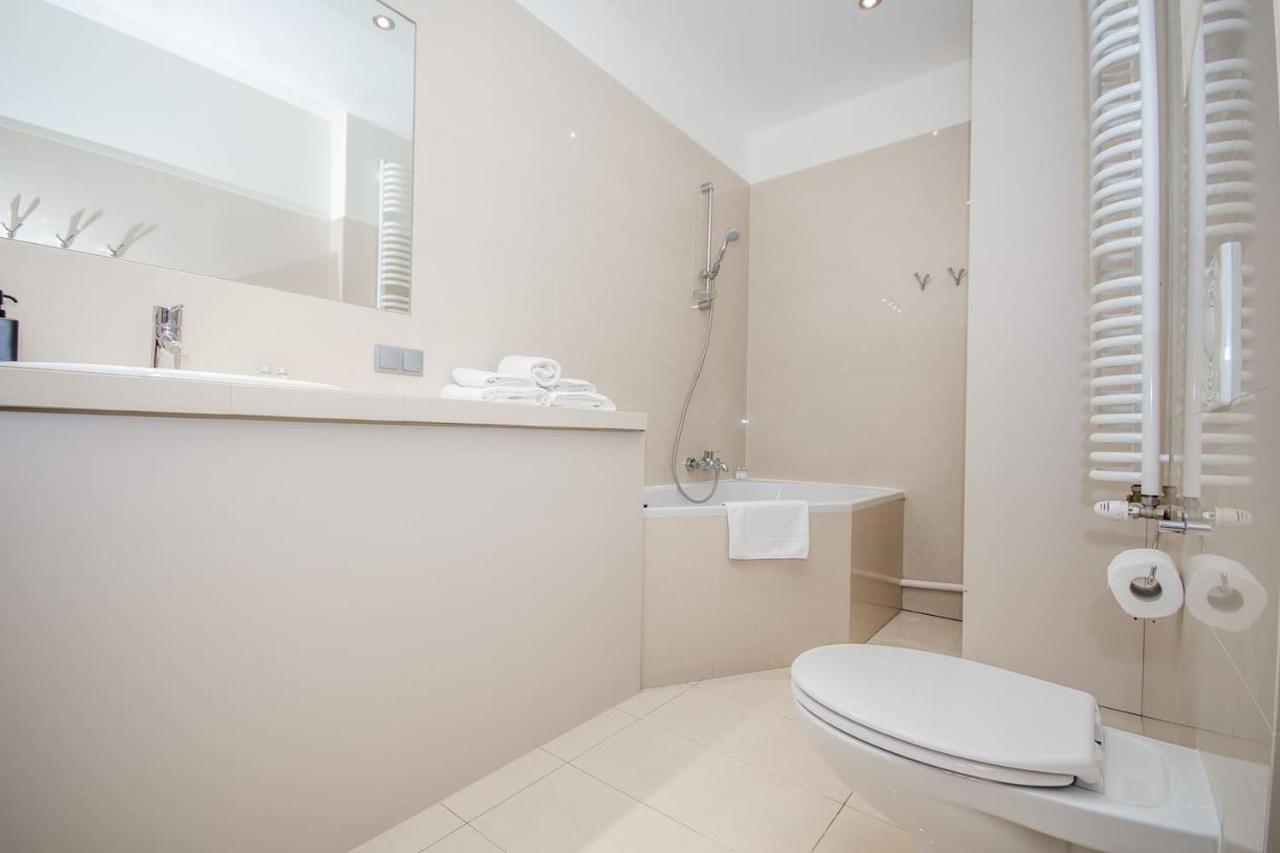 Inpoint 2-bedrooms With Private Garden And Free Parking Appartamento *