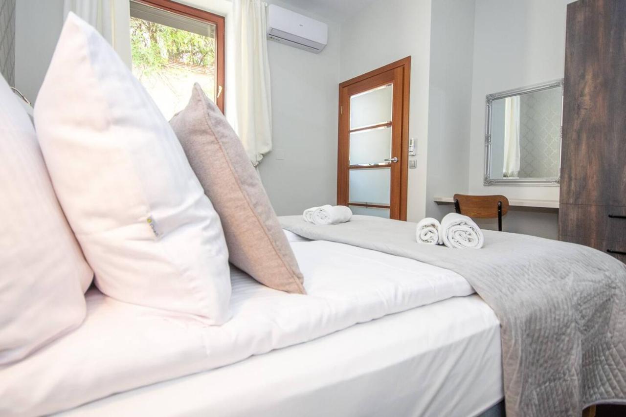Inpoint 2-bedrooms With Private Garden And Free Parking * Cracovia
