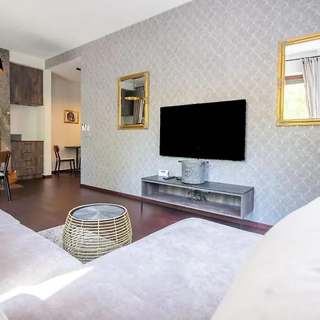 Inpoint 2-Bedrooms Apartment With Private Garden And Free Parking Краків Екстер'єр фото