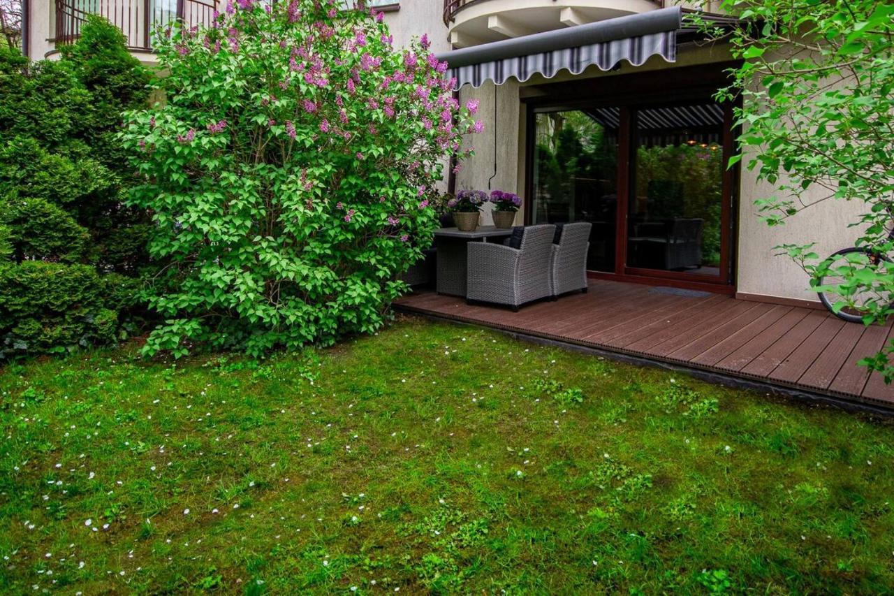Inpoint 2-bedrooms With Private Garden And Free Parking * Krakov